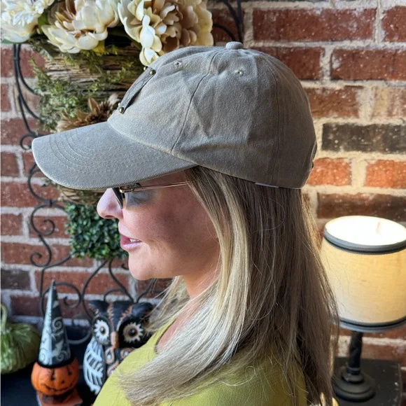 SOLD
Brand New Traditional Monogram Gucci Upcycled Ball Cap - Picture 7 of 8